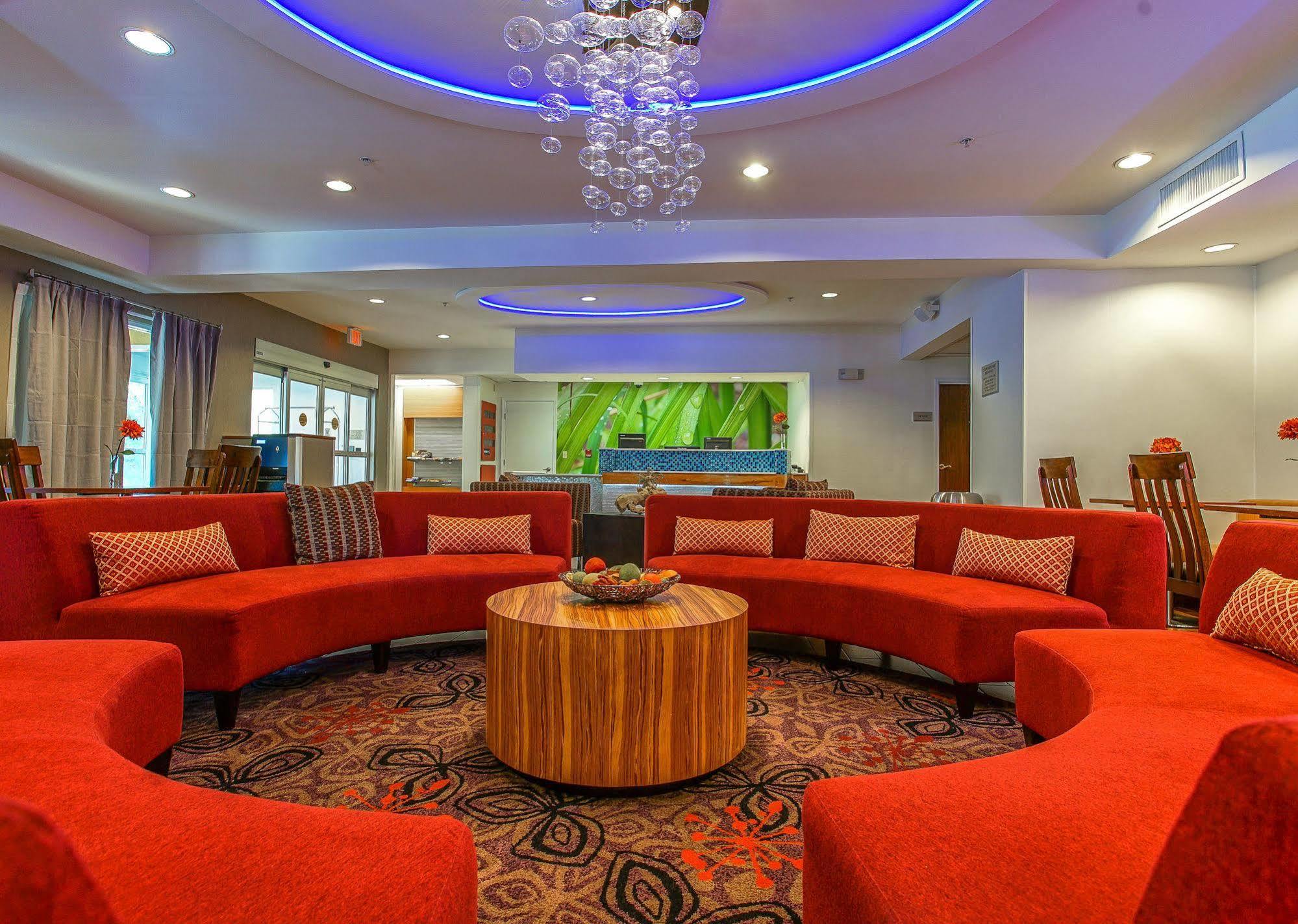 Springhill Suites By Marriott Savannah Midtown Exterior photo