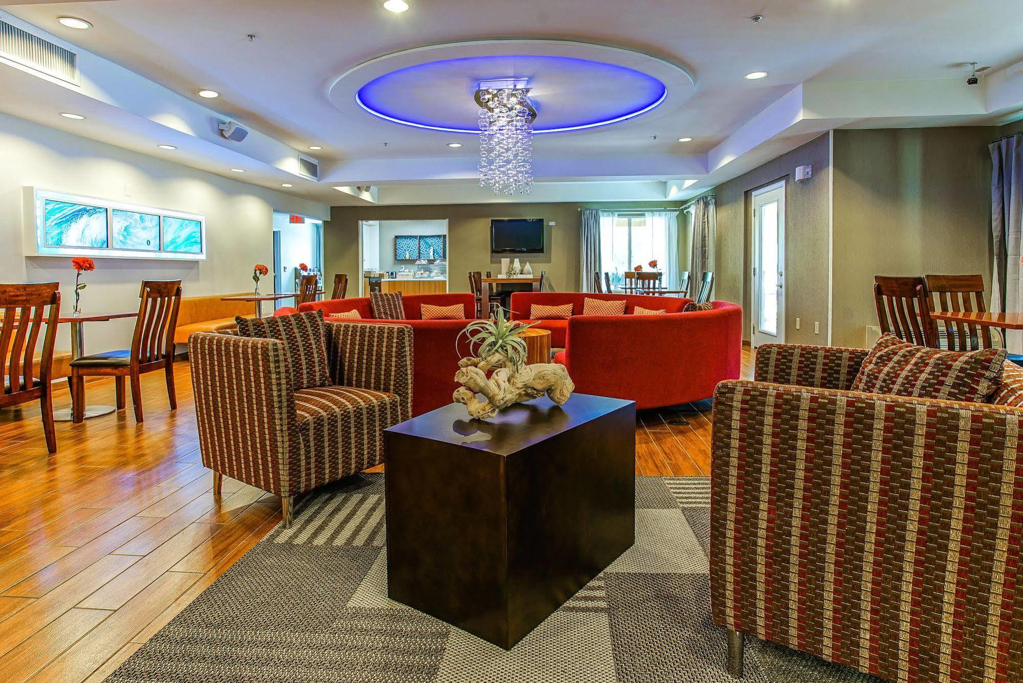 Springhill Suites By Marriott Savannah Midtown Exterior photo